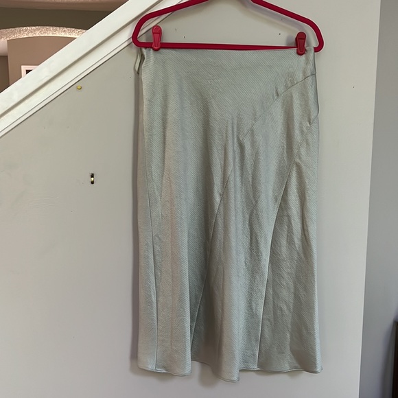 LAUREN RALPH LAUREN HERIKAN SATIN MIDI SKIRT. - Picture 7 of 14